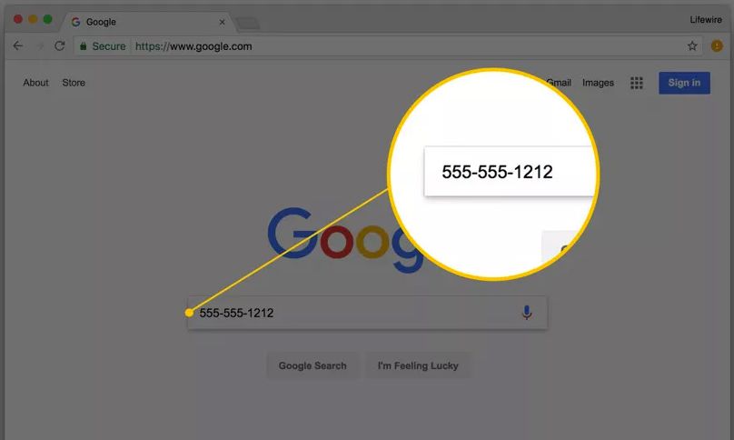 Vyhledávací pole Google vyplněné telefonním číslem, které je třeba vyhledat