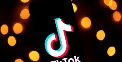 Jak duetovat na TikTok 27 GettyImages 1183804986 6ca52570fc20478ca4fa29fea401df43
