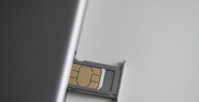 Jak otevřít SIM kartu iPhone bez nástroje pro vyhazovač 25 GettyImages 743692241 5c2a56a346e0fb0001114b5e