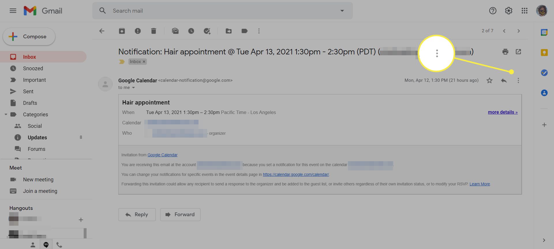 E -mail v Gmailu se zvýrazněnou ikonou nabídky Další