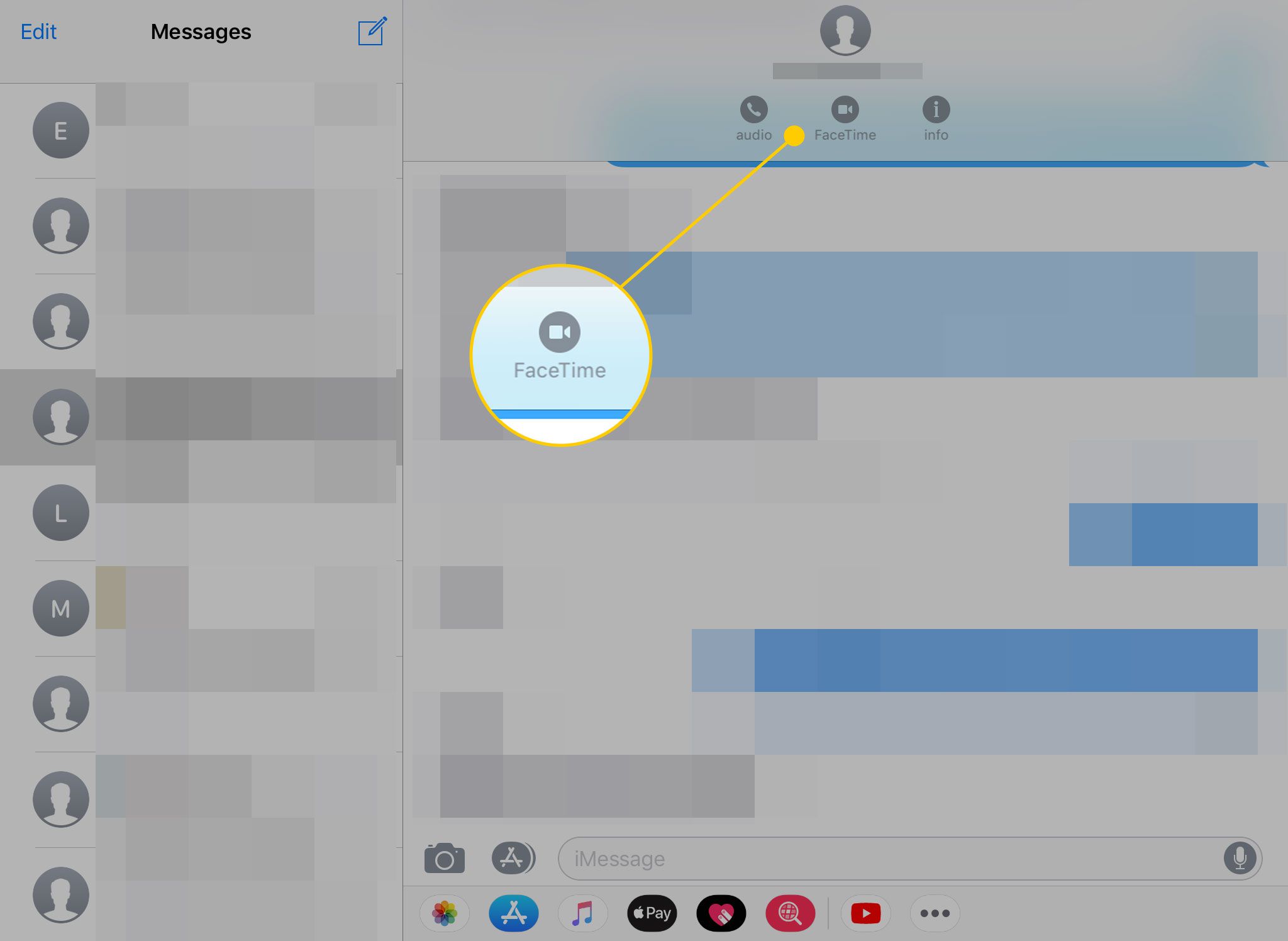 Zprávy na iPadu se zvýrazněnou ikonou FaceTime
