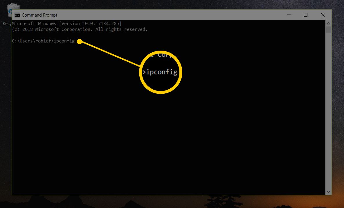 Snímek obrazovky aplikace příkazového řádku v systému Windows 10 zobrazující příkaz ipconfig
