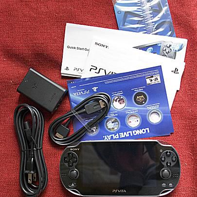 Obsah krabice PS Vita.