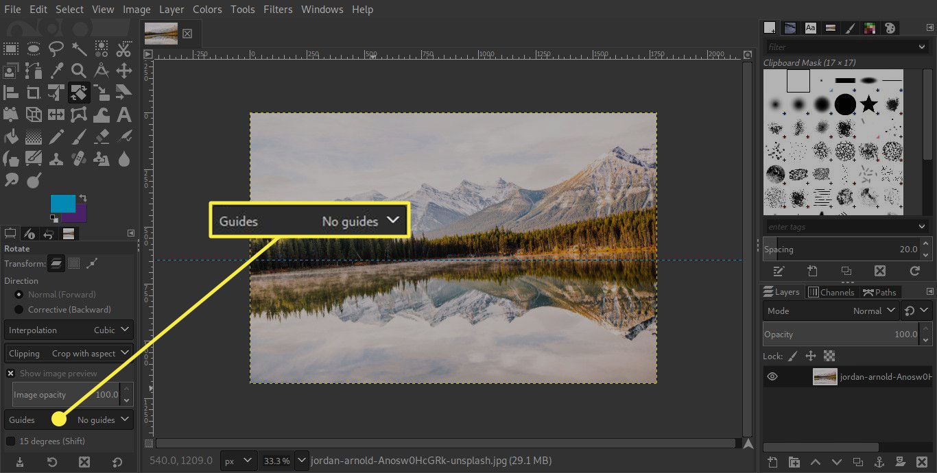 Snímek obrazovky GIMP se zvýrazněnou možností Guides v nástroji Rotate