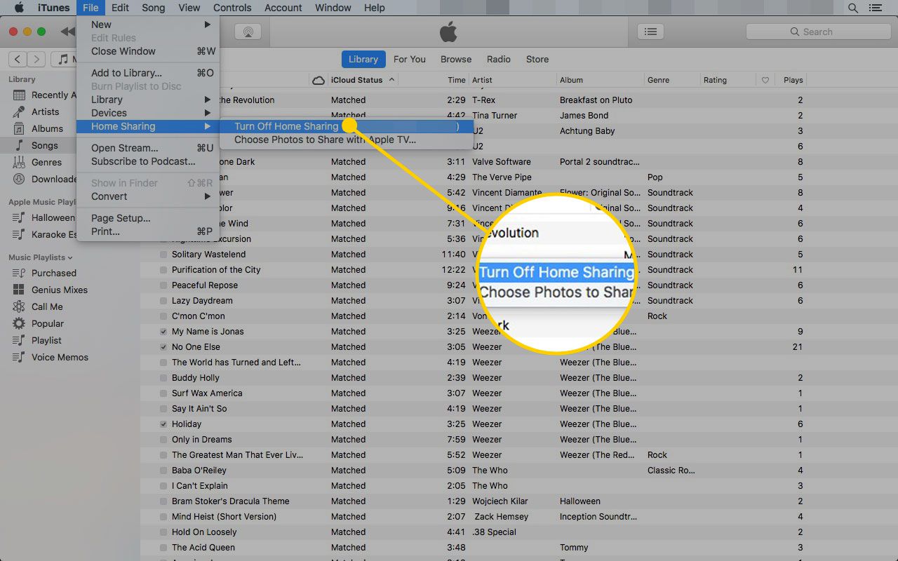 iTunes na Macu se zvýrazněnou možností nabídky Vypnout domácí sdílení
