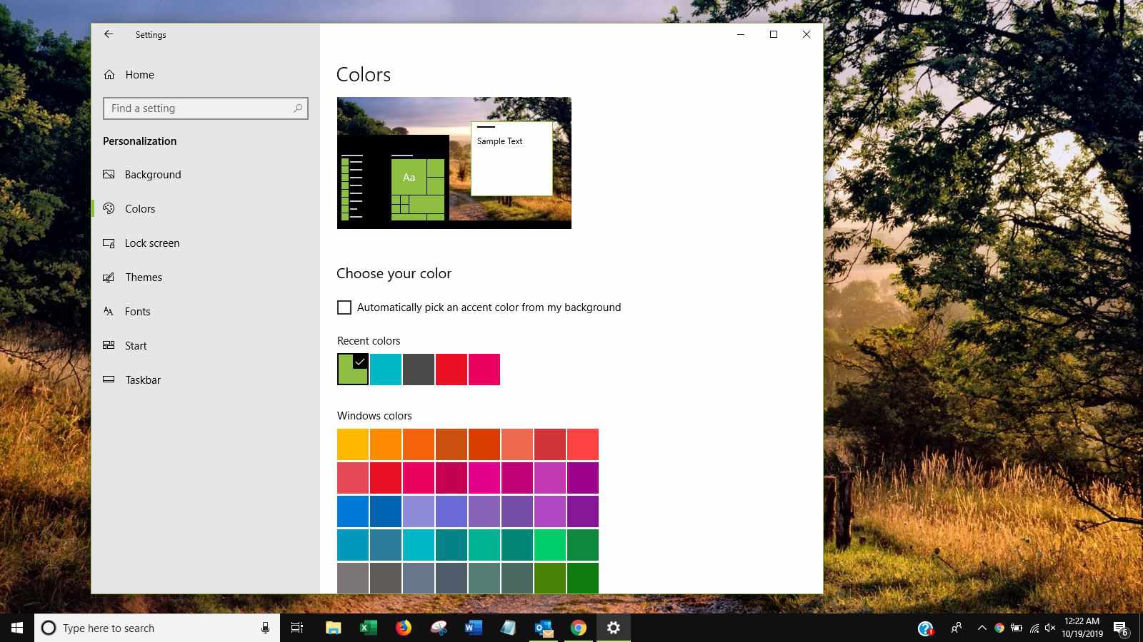 Snímek obrazovky s barvami Windows v Nastavení pozadí