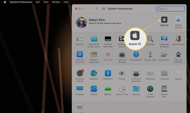 Předvolby systému Mac se zvýrazněným Apple ID