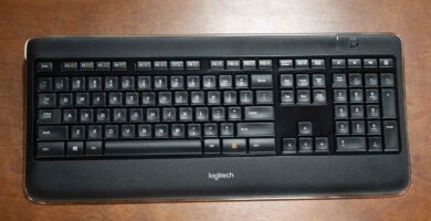 Logitech k800 HeroSquare 2d77a8507a774d46bcc89252a21e21eb